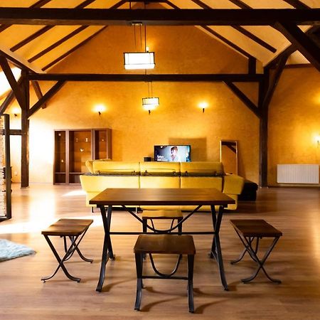 The Attic - Large Open-Space In The Old Town Of Brasov, Minutes Away From The Black Church Exterior foto